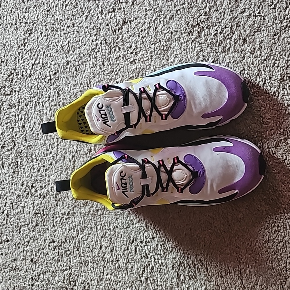 Nike Women's Air Max 270 React